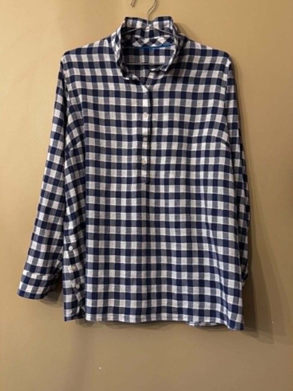 Chico’s Gingham Top • Side Button Detail • Excellent Condition